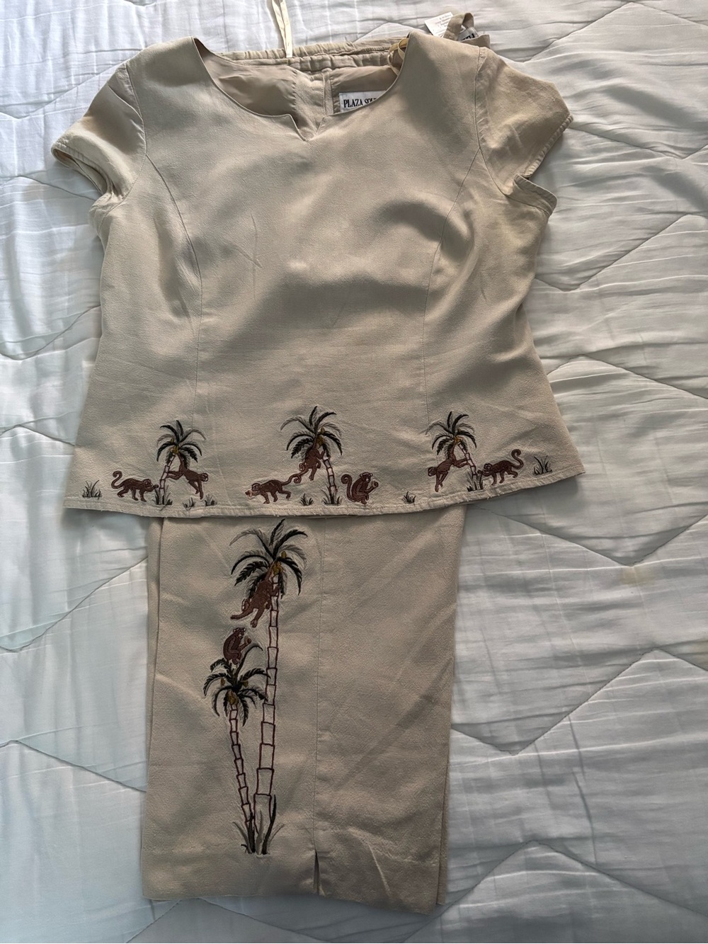 Women's Cream Embroidered Two-Piece Pants Set